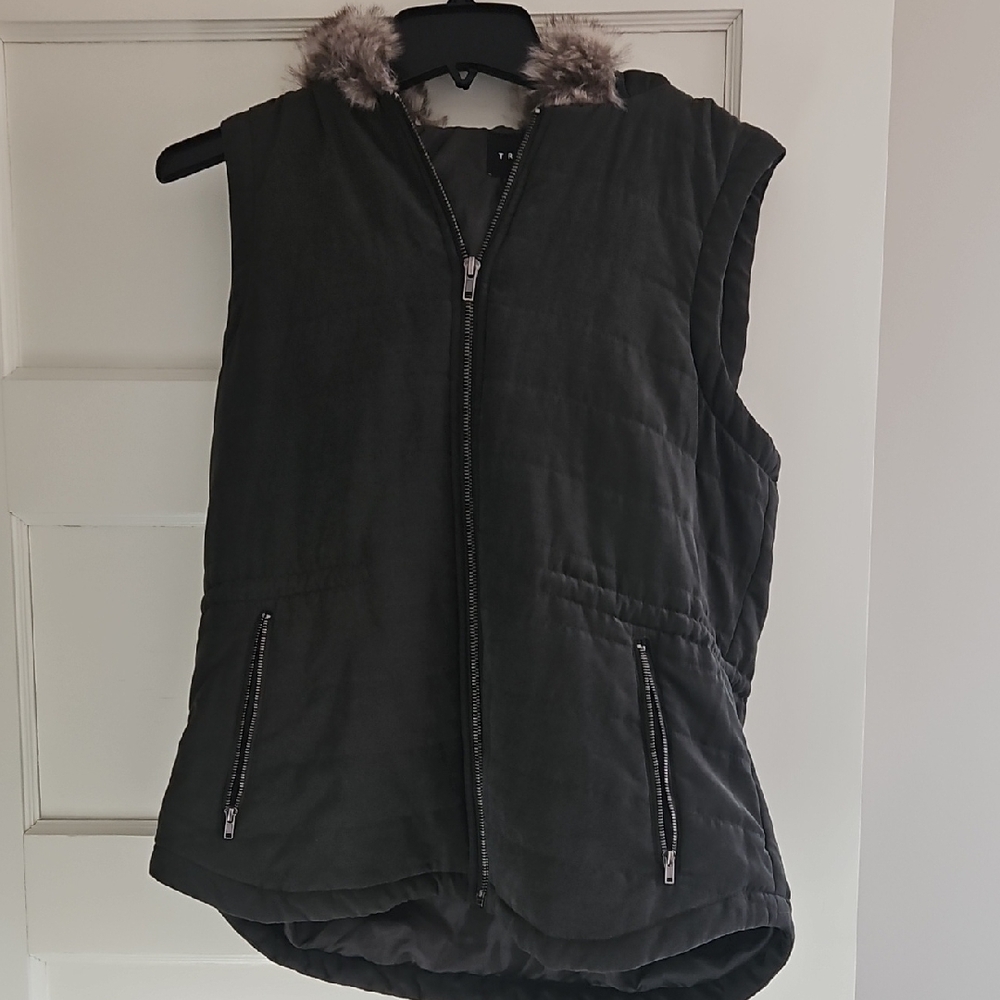 Women's Green Quilted Vest with Faux Fur Trim